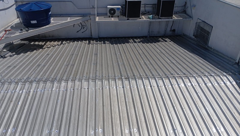 Reforma no telhado do O Boticário 1