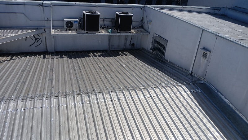 Reforma no telhado do O Boticário 3